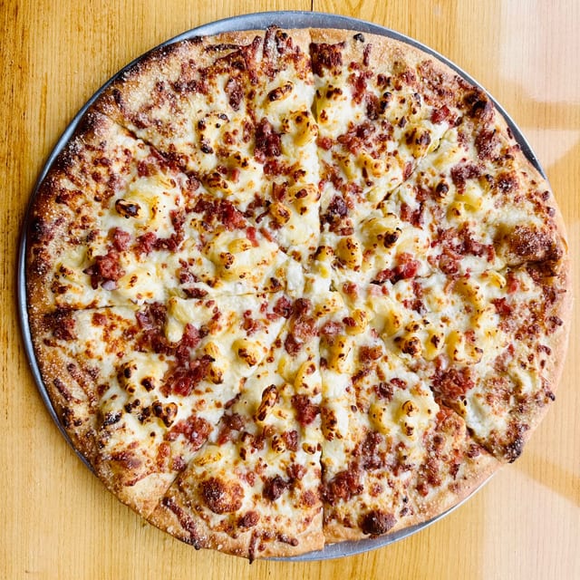 12" Farmhouse Mac Pizza.