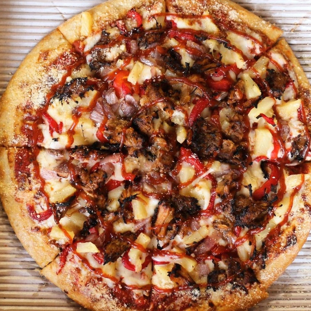 12" Farmhouse Pulled Pork Pizza.