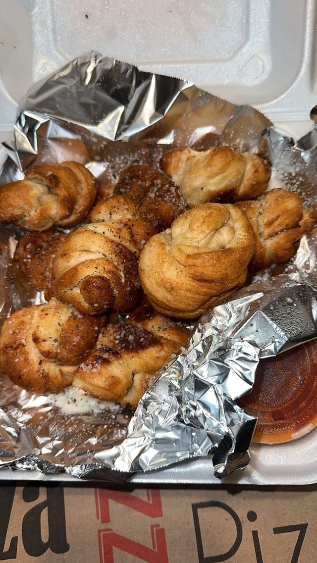Garlic Knots.