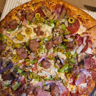 16" DELUXE PIZZA