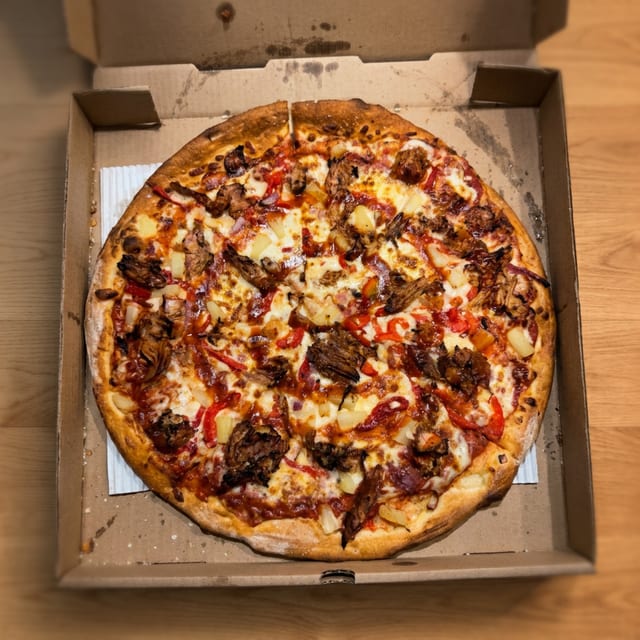 16" Farmhouse Pulled Pork Pizza.